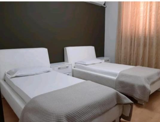 Erina Luxury Apartment Tirana Exterior foto